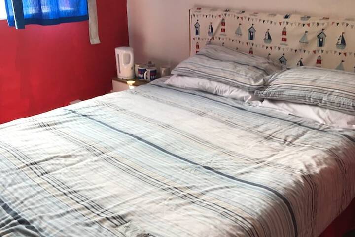 Room 5 of 28