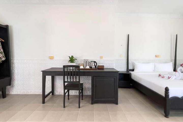 Room 7 of 34