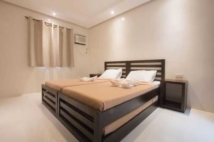 Room 15 of 32