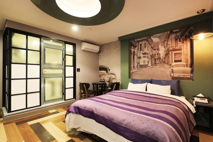 Room 5 of 24