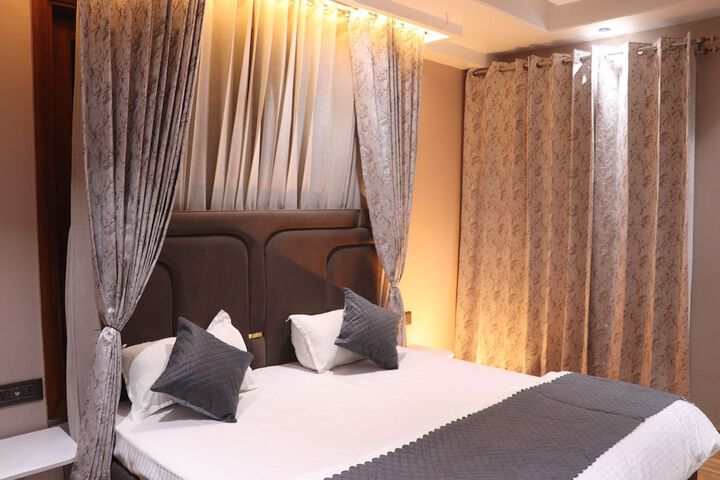 Room 25 of 60