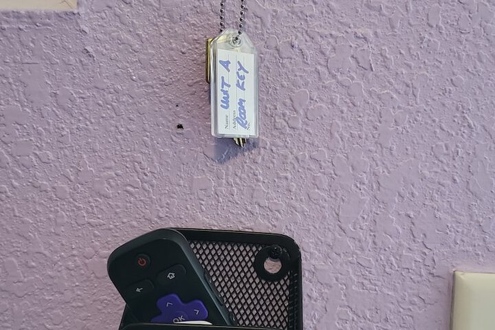 Room 3 of 222