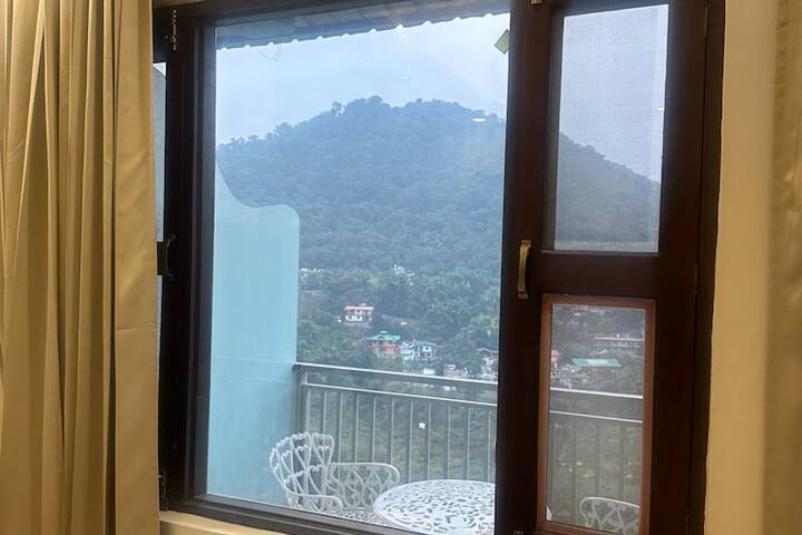 Room 3 of 11