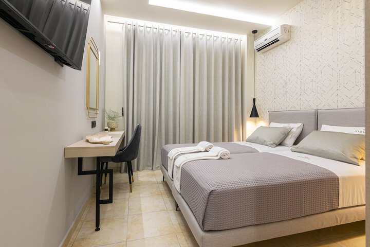 Room 34 of 89