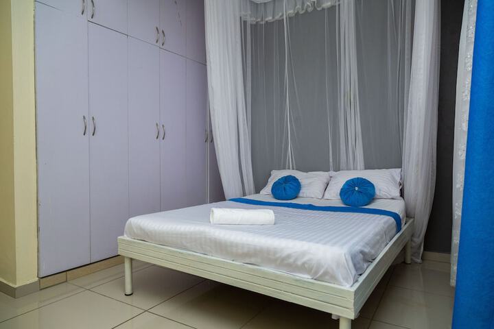 Room 9 of 29