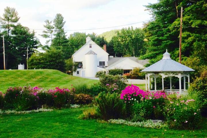 The 1896 House Country Inn - Brookside &  Pondside in Williamstown, MA