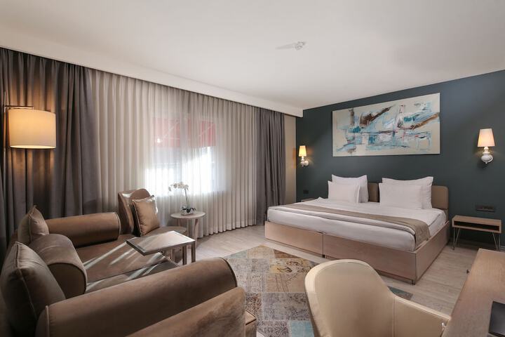 Room 5 of 88