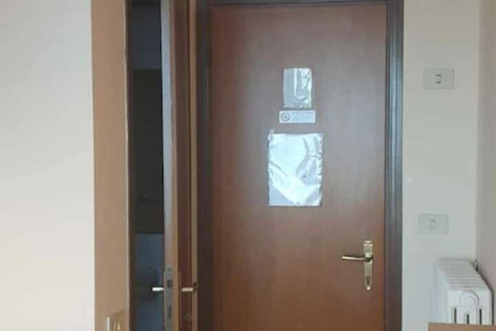 Room 8 of 23