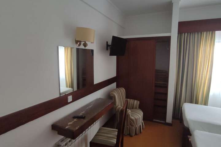 Room 30 of 64