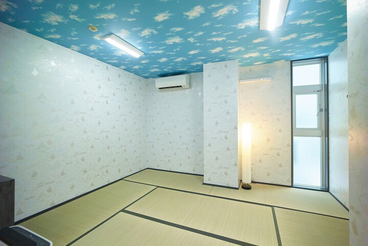 Room 13 of 21