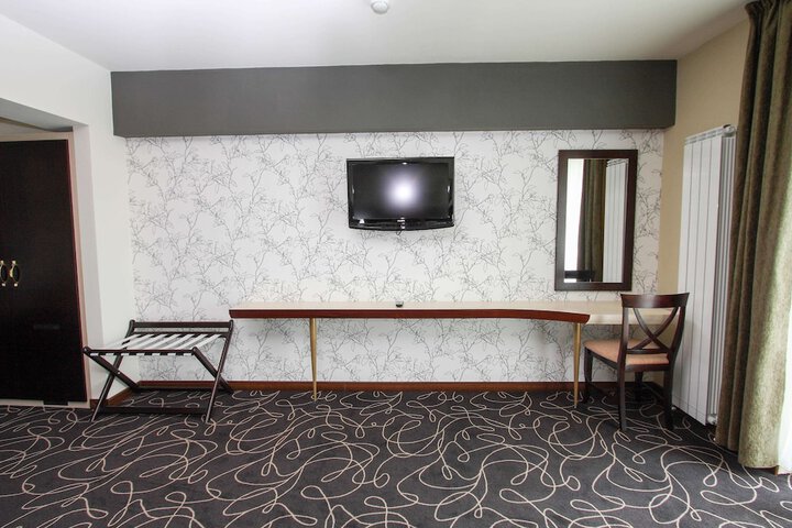 Room 51 of 144