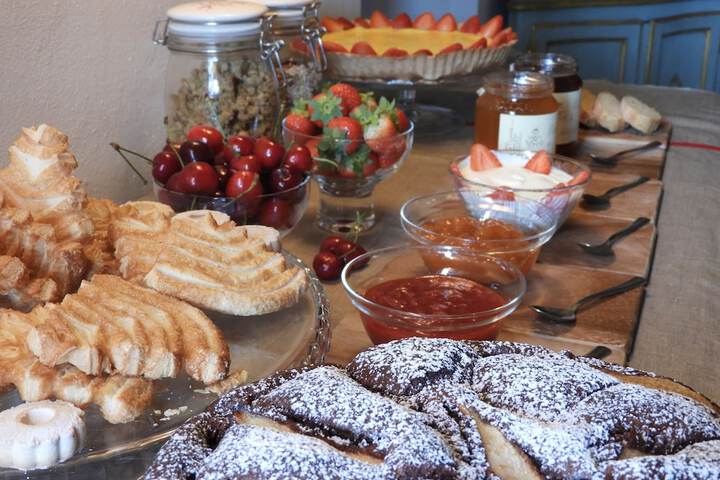 Breakfast/Coffee Service 60 of 70