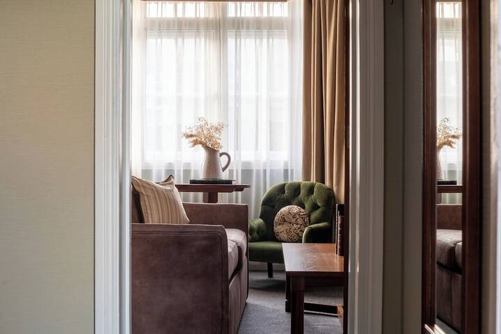Room 100 of 190