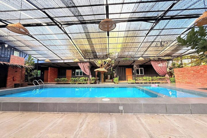 Pool 42 of 71