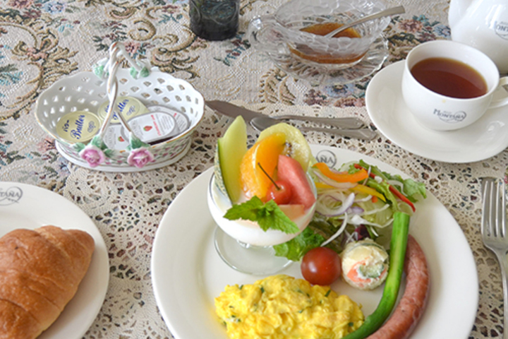 * [Breakfast example] Morning set where you can enjoy homemade bread and special wieners