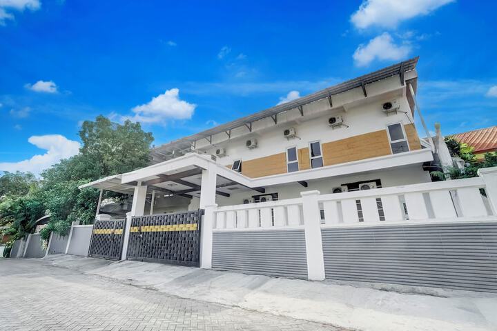 Hotel O Sagara Homestay Rungkut