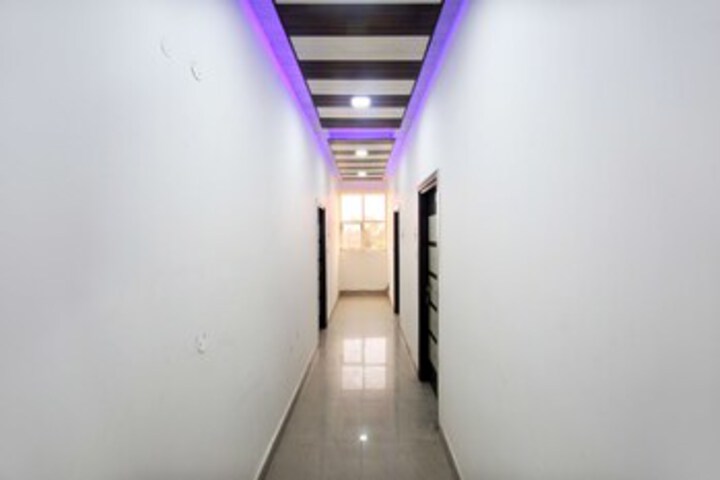 Ballroom/Hall 5 of 25