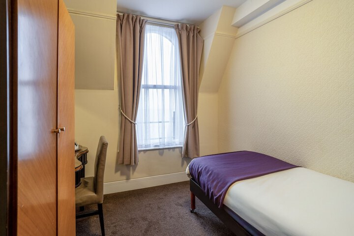 Room 34 of 101