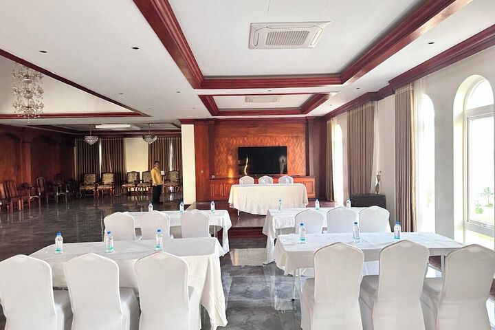 Business Center 97 of 129