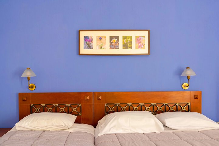 Room 53 of 85