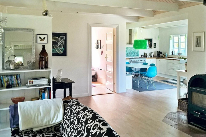 Room 2 of 17