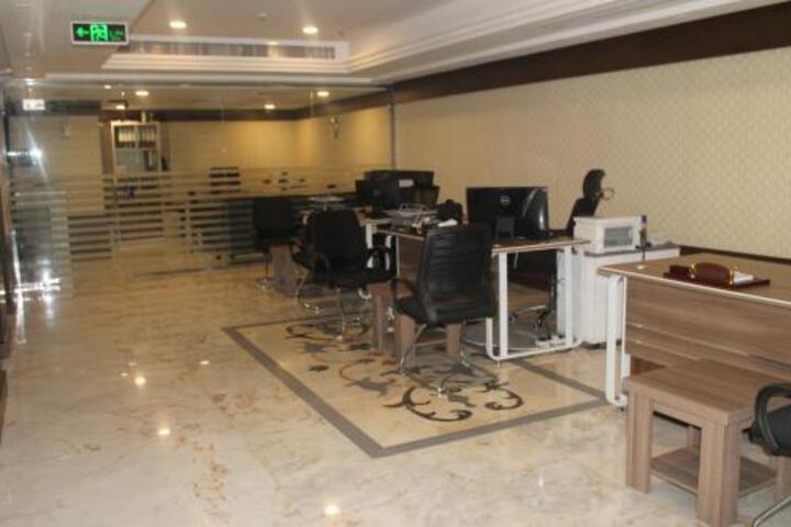 Business Center 10 of 33