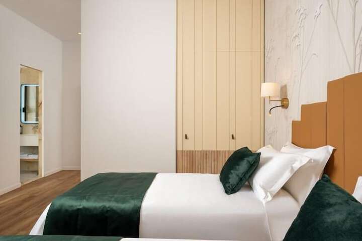 Room 17 of 30