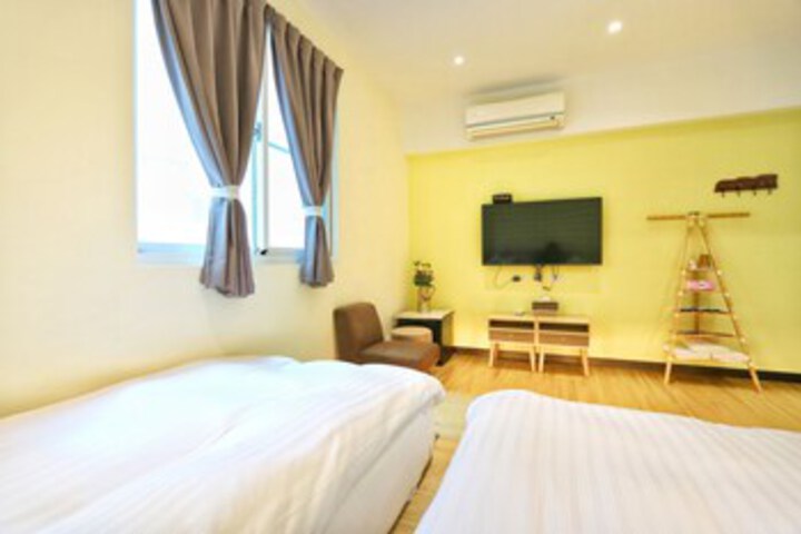 Room 15 of 22