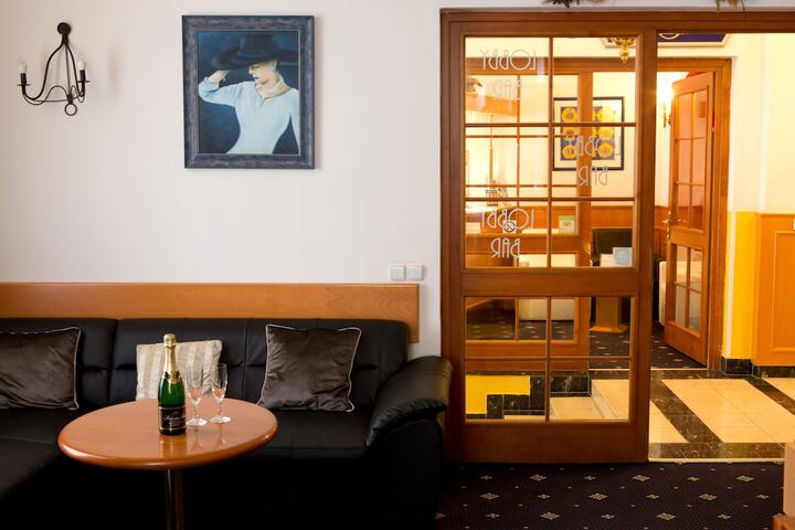 Guest Lobby