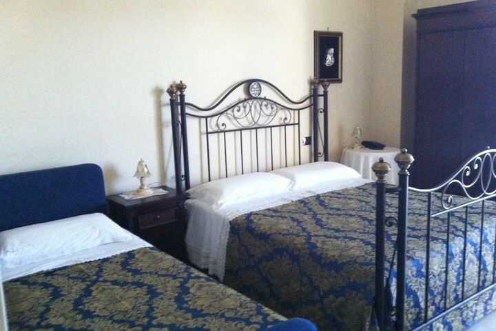 Room 4 of 14