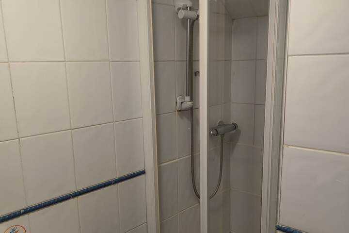 Room 40 of 49