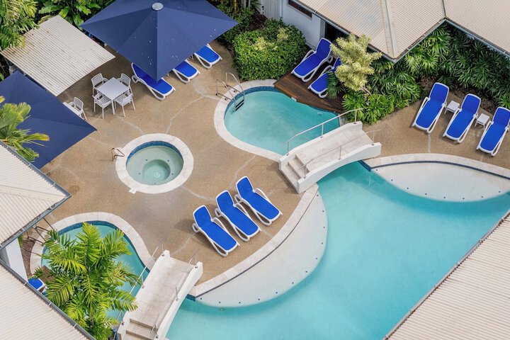 Pool 52 of 63