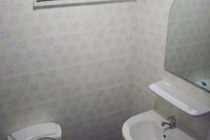 Room 3 of 17