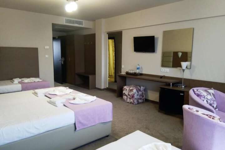 Room 5 of 28