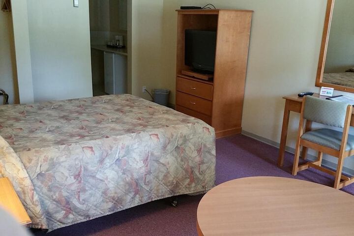 Room 10 of 29