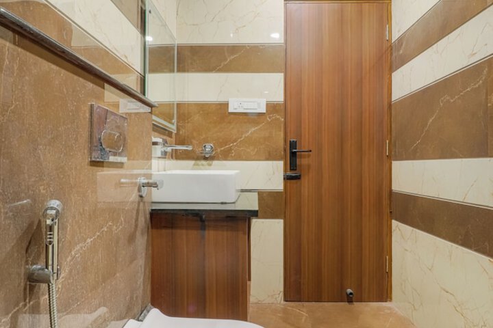 Room 25 of 33