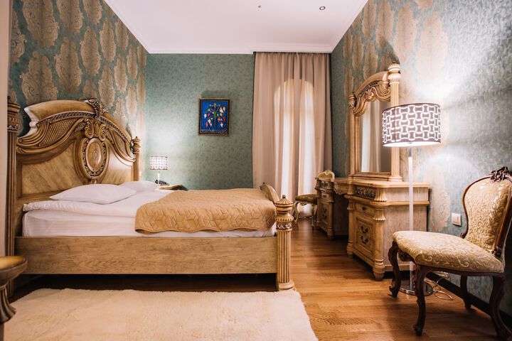 Room 10 of 45