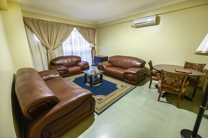 Room 9 of 37
