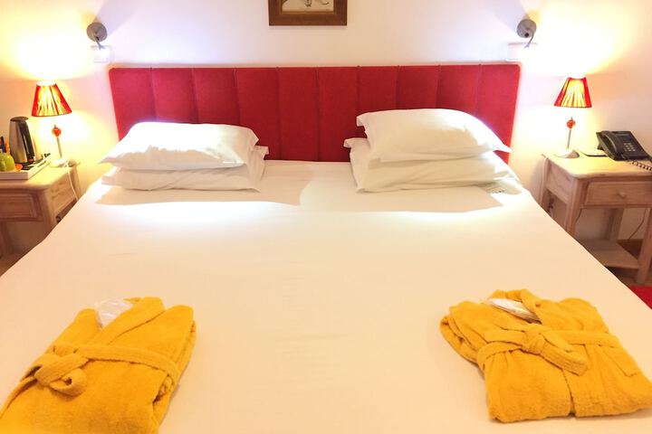 Room 11 of 115