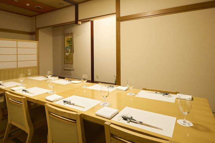 Dining 92 of 160