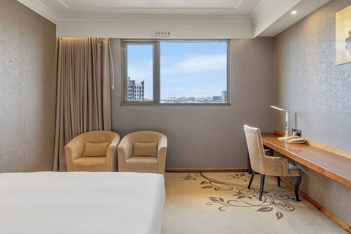 Room 44 of 86
