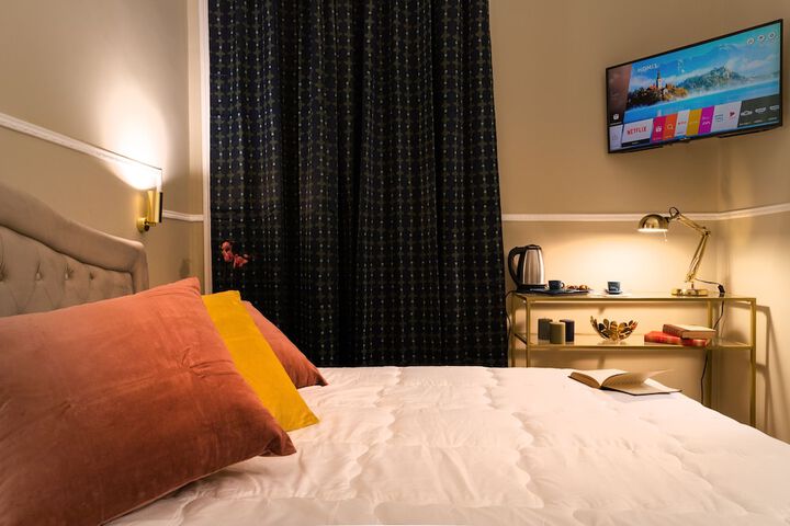 Room 20 of 28