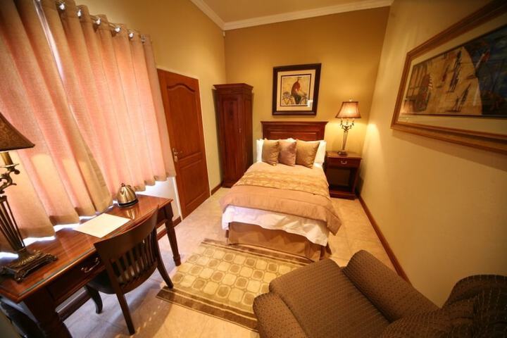 Room 3 of 61