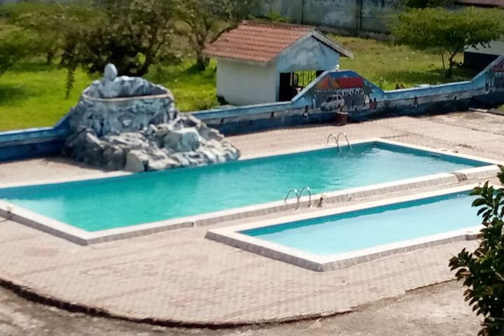 Pool 23 of 30