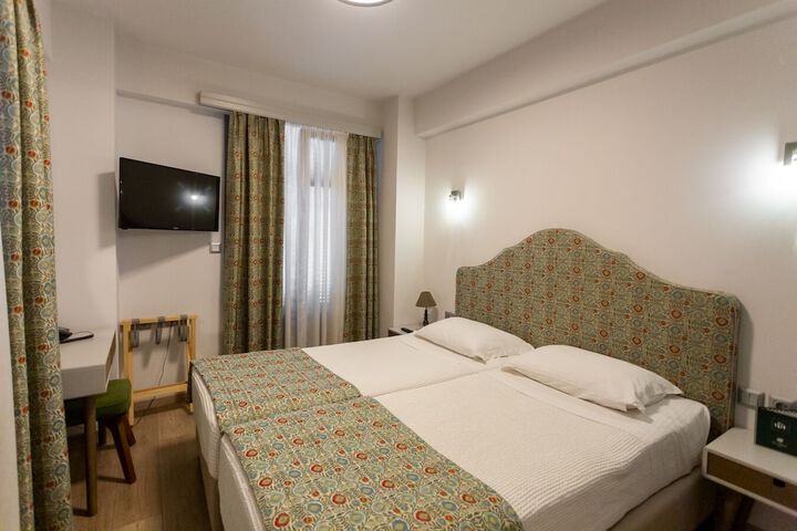 Room 12 of 60