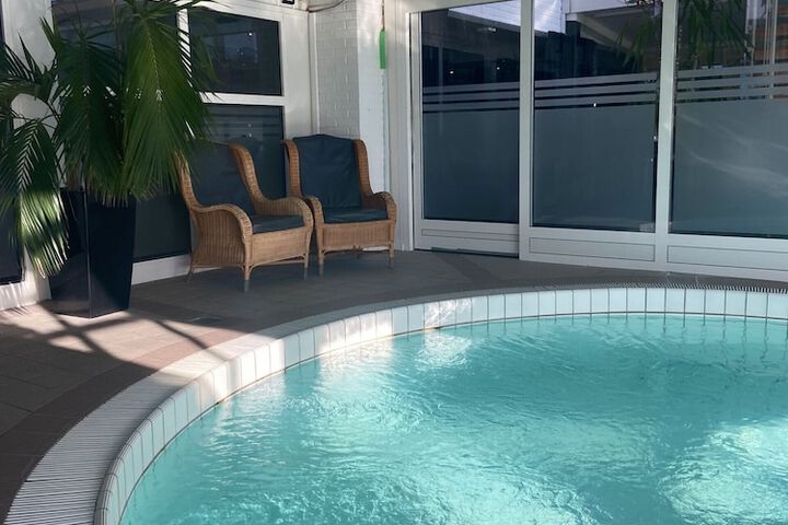 Pools & Facilities