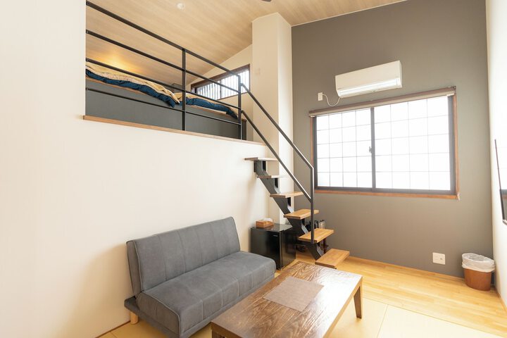 Room 9 of 36