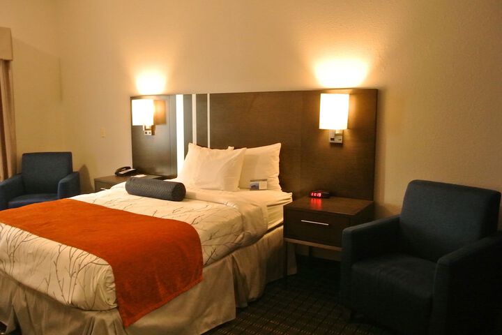 Premium 2 Queen Beds (11 of 14)