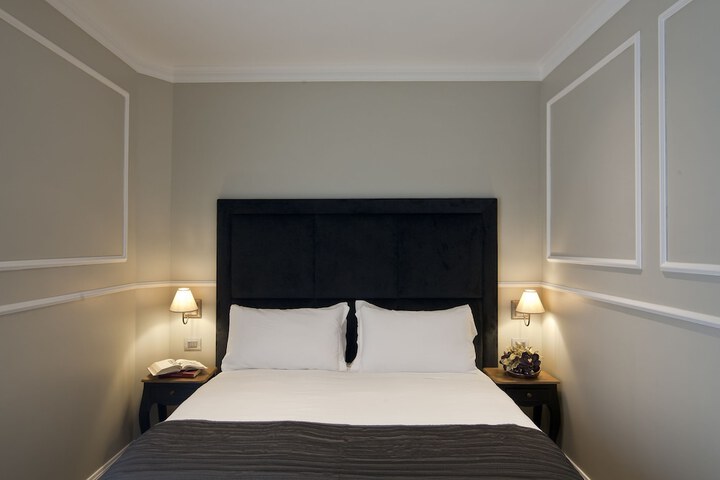 Room 17 of 74