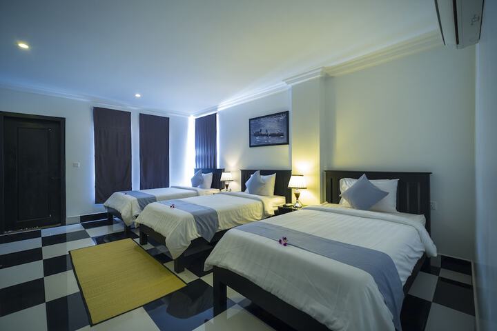 Room 6 of 47